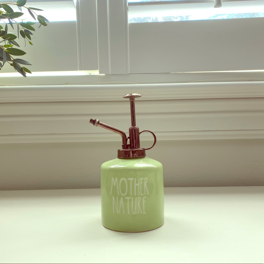 “Mother Nature” Watering Pot